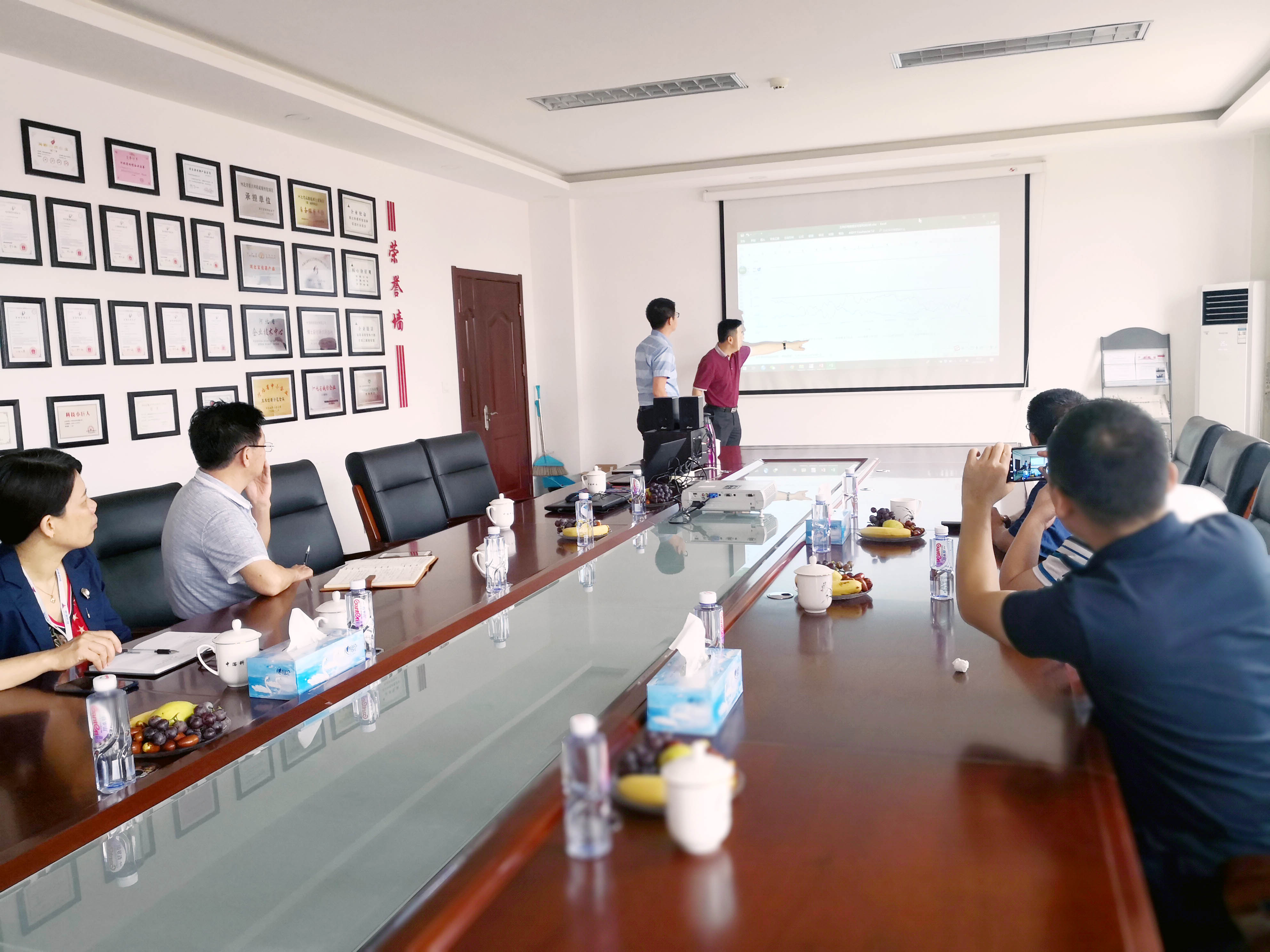 欽州港經濟開發區管理委員會領導來司調研